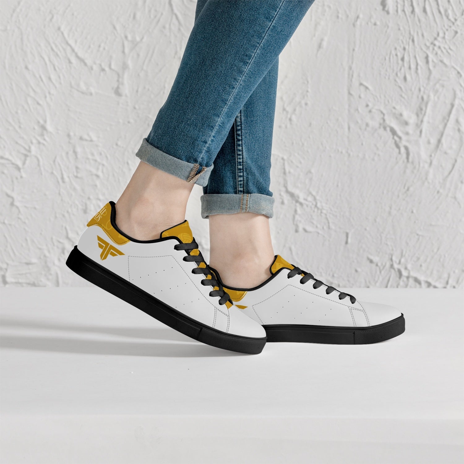 190. Classic Low-Top Leather Sneakers - White/Black